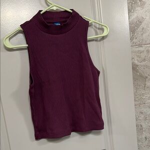 Old Navy Red Sleeveless Crop Tank Top
